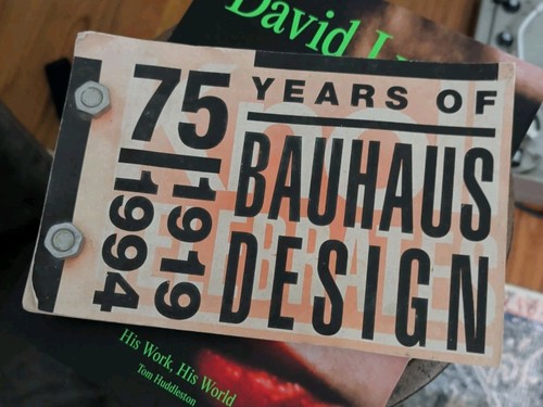 Knoll celebrates years - knoll,